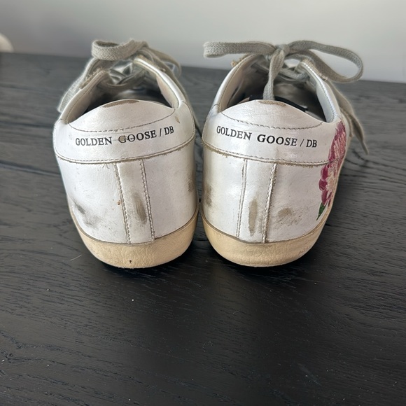 Golden Goose White with Flower - Picture 4 of 5